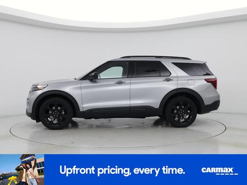 Gray 2022 Ford Explorer ST-Line