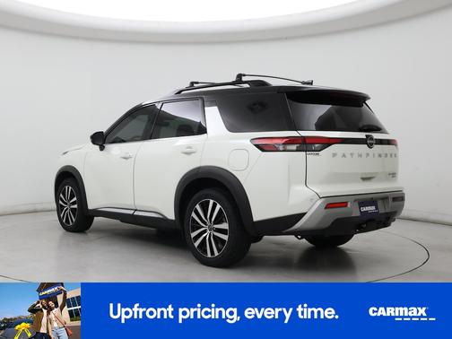 White 2023 Nissan Pathfinder Platinum