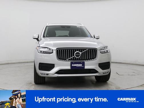 2022 Volvo XC90 T6 Momentum