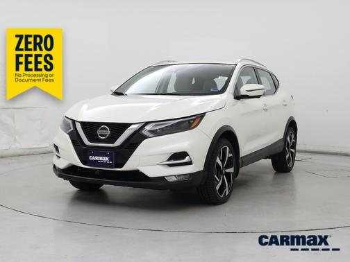 White 2022 Nissan Rogue Sport SL