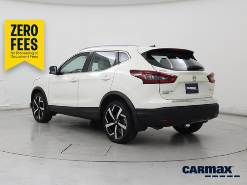 White 2022 Nissan Rogue Sport SL