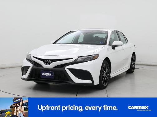 White 2024 Toyota Camry SE