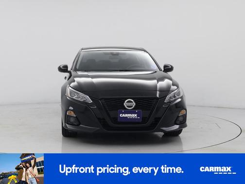 Black 2022 Nissan Altima SR