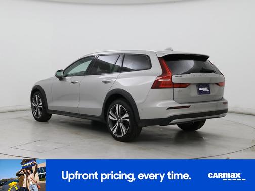 2025 Volvo V60 Cross Country B5 Plus