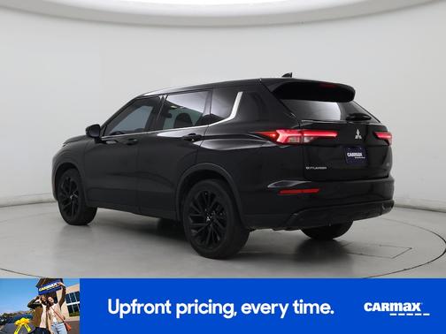 Black 2023 Mitsubishi Outlander SE