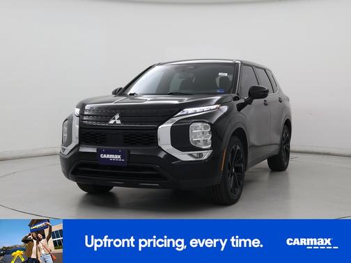Black 2023 Mitsubishi Outlander SE