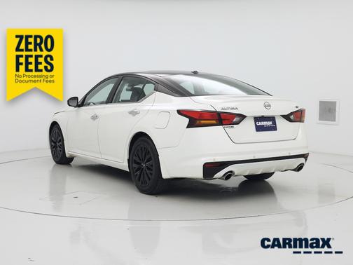 White 2024 Nissan Altima SV