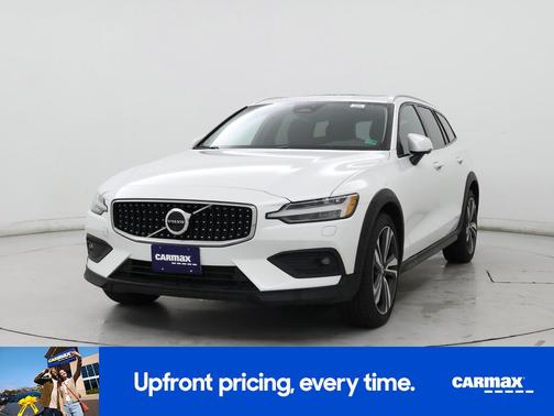 2025 Volvo V60 Cross Country B5 Plus