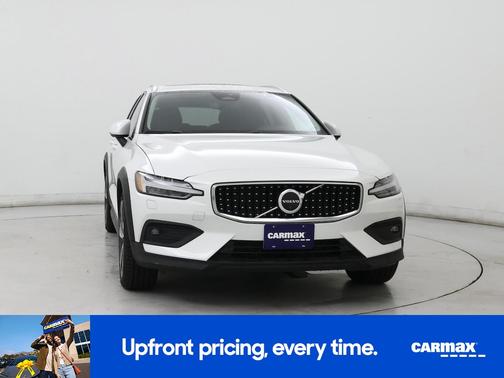 2025 Volvo V60 Cross Country B5 Plus