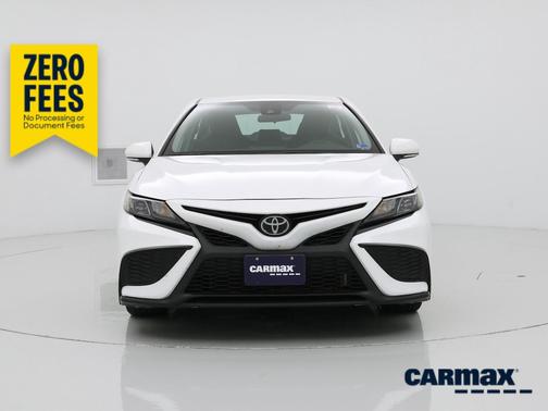 White 2023 Toyota Camry SE