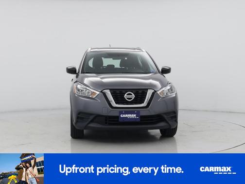 Gold 2019 Nissan Kicks S