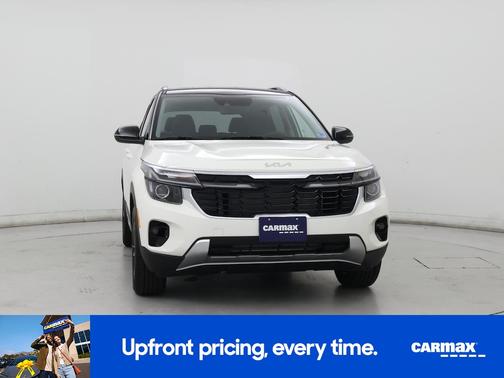 White 2026 Kia Seltos S