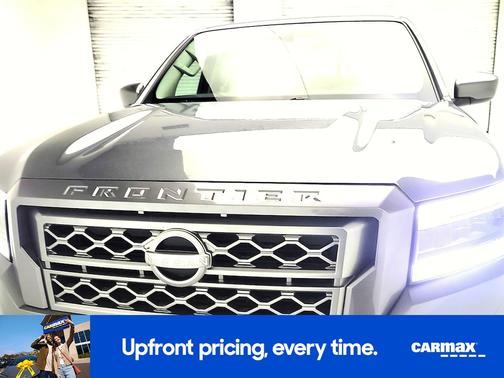 Gray 2024 Nissan Frontier SL