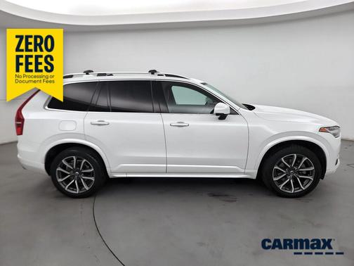 White 2019 Volvo XC90 T6 Momentum