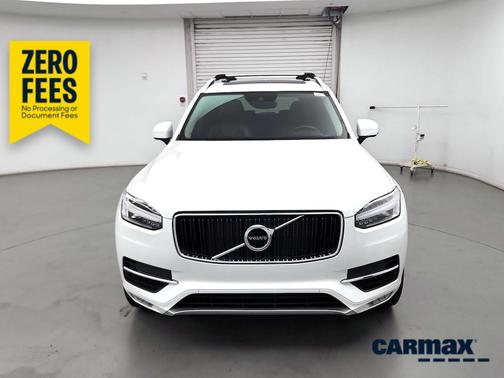 White 2019 Volvo XC90 T6 Momentum