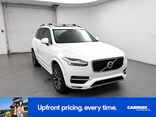 White 2019 Volvo XC90 T6 Momentum