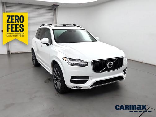 White 2019 Volvo XC90 T6 Momentum