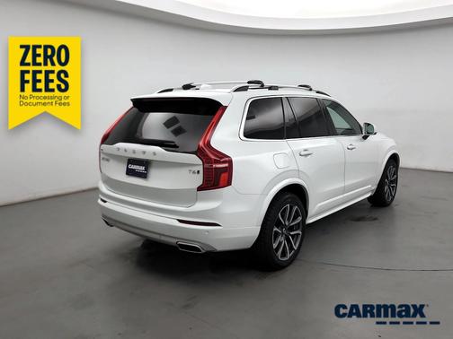 White 2019 Volvo XC90 T6 Momentum