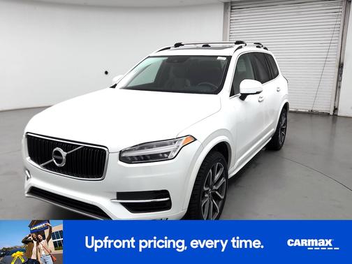 White 2019 Volvo XC90 T6 Momentum