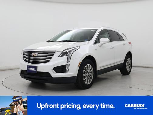 White 2017 Cadillac XT5 Luxury