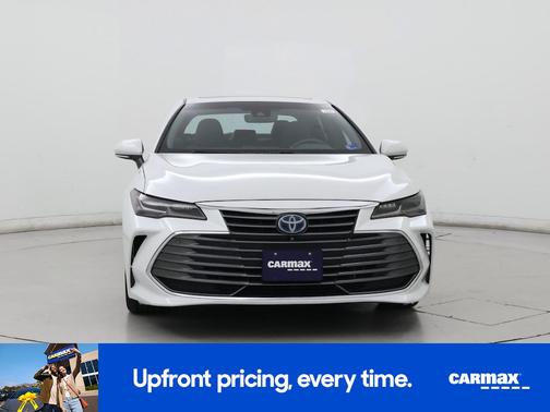 White 2019 Toyota Avalon Hybrid Limited