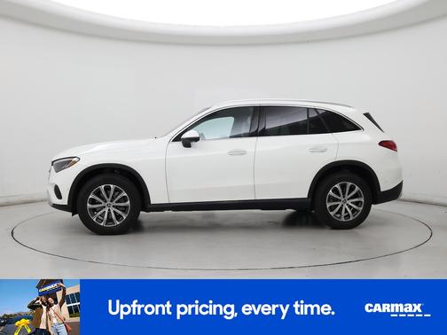 White 2025 Mercedes-Benz GLC 300