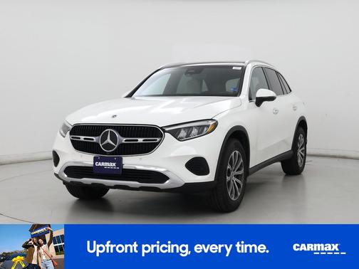 White 2025 Mercedes-Benz GLC 300