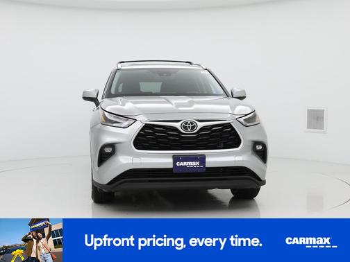 Gray 2021 Toyota Highlander XLE