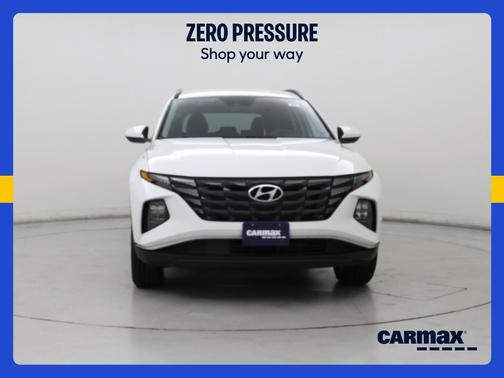 White 2024 Hyundai TUCSON SEL