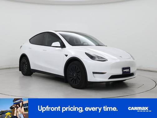 White 2024 Tesla Model Y Long Range