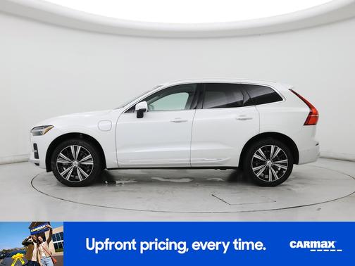 2023 Volvo XC60 Recharge Plug-In Hybrid T8 Plus Bright Theme