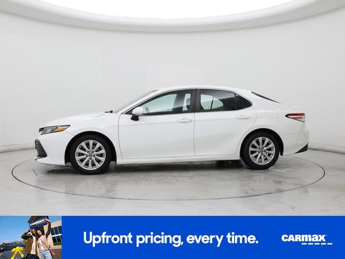 White 2018 Toyota Camry LE