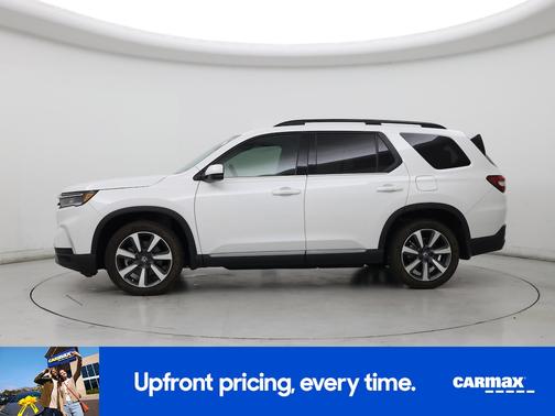 White 2025 Honda Pilot Touring+