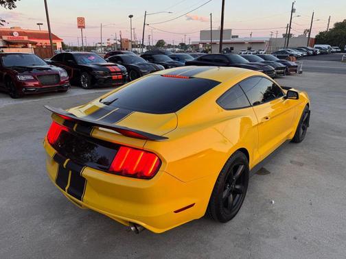 2015 Ford Mustang V6