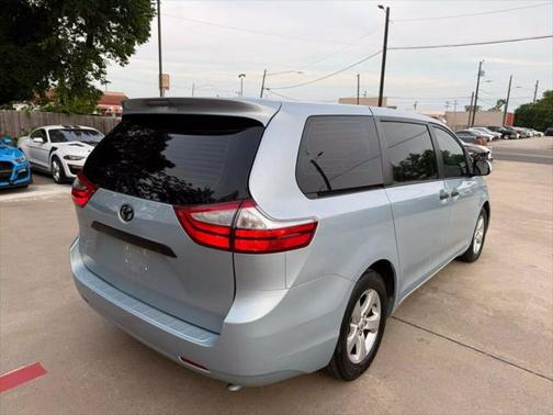 2016 Toyota Sienna L