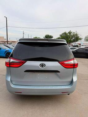 2016 Toyota Sienna L