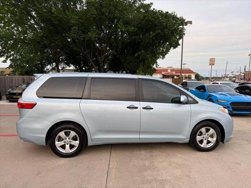 2016 Toyota Sienna L
