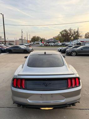 2021 Ford Mustang EcoBoost