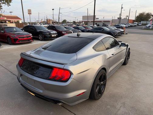 2021 Ford Mustang EcoBoost