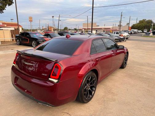 2019 Chrysler 300 Touring
