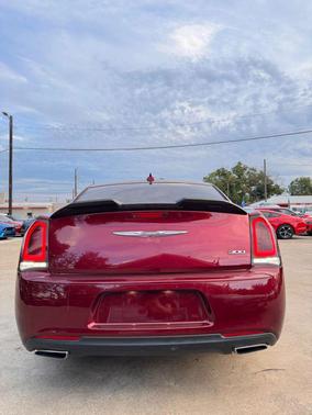 2019 Chrysler 300 Touring