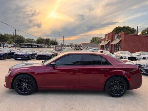 2019 Chrysler 300 Touring