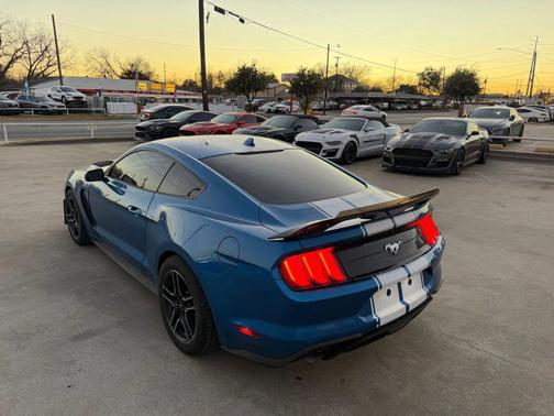 2020 Ford Mustang EcoBoost