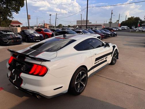 2021 Ford Mustang EcoBoost