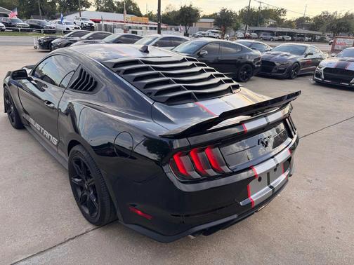 2020 Ford Mustang EcoBoost
