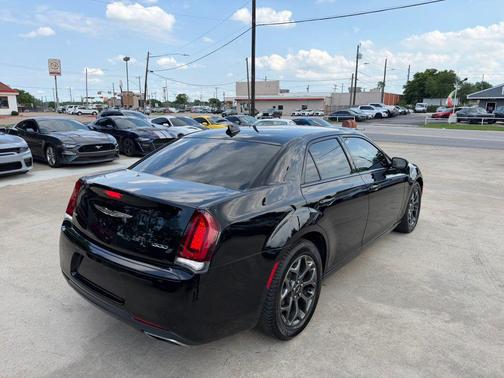 Gloss Black 2018 Chrysler 300 S
