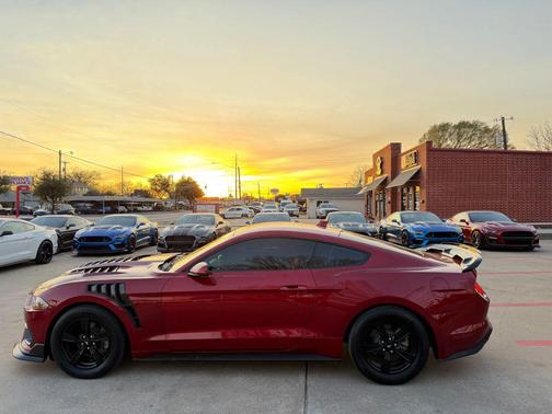 2021 Ford Mustang EcoBoost