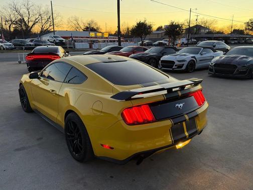 2016 Ford Mustang EcoBoost Premium