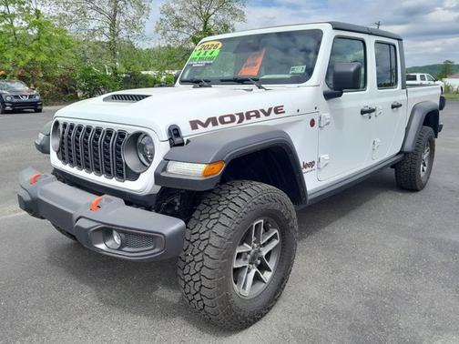 Bright White Clearcoat 2026 Jeep Gladiator Mojave