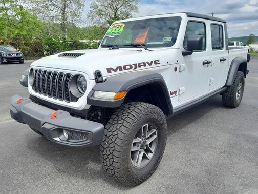 Bright White Clearcoat 2026 Jeep Gladiator Mojave